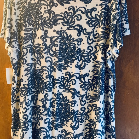 Women’s top - Picture 2 of 6